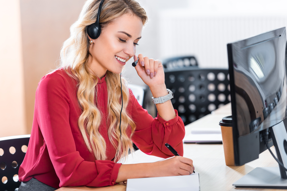 Why You Should Hire a Virtual Assistant for Customer Support